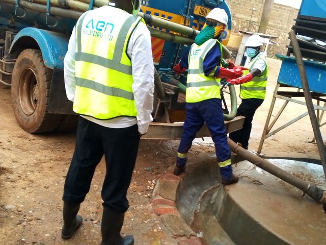 Pumping out a waste holding pit