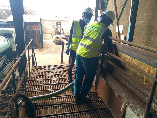 Inspecting an effluent channel