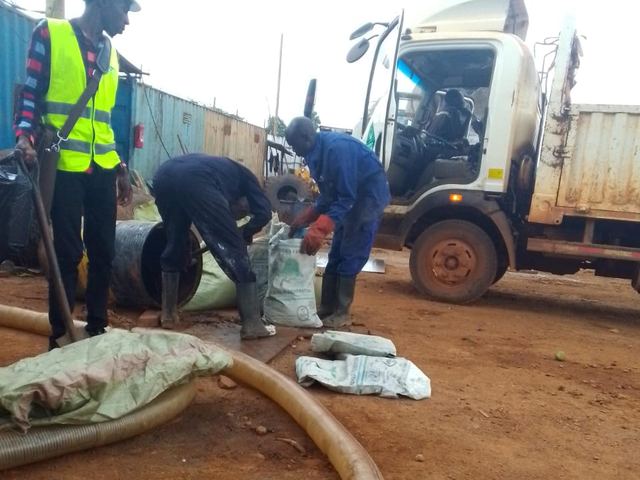 Hose transfer during collection